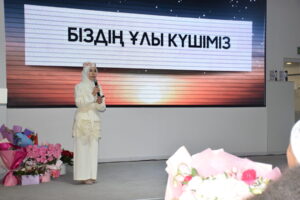 Журналист «Нұр Мүбарак» университетінің құрылысына 505 мың теңге аударды